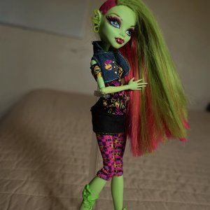Monster High Venus McFlytrap doll RARE VENUS DOLL daughter of the plant monster